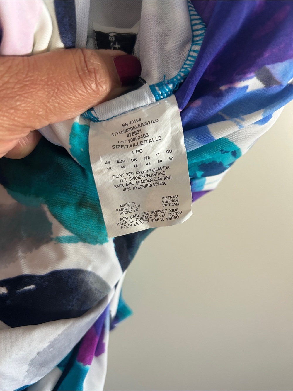 NWOT. Miracle suit Women’s one piece swimsuit in vibrant floral design. - Picture 11 of 11